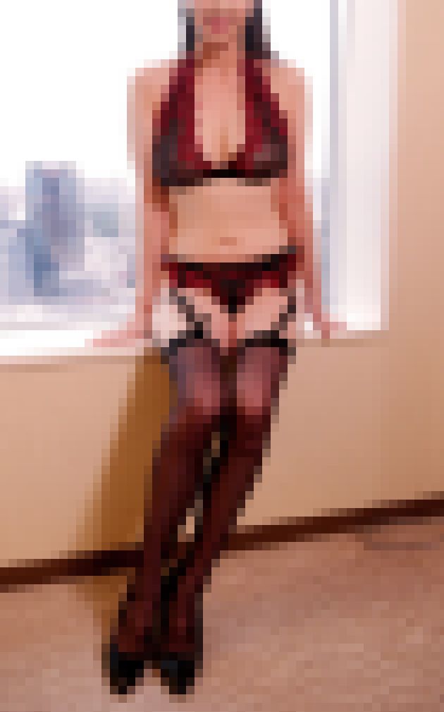 【個人】【超大量潮吹き】調教済み56歳・170cm元モデルの熟女が生肉棒挿入で理性崩壊。連続絶頂で痙攣卒倒しながら中出しされる　サンプル画像1