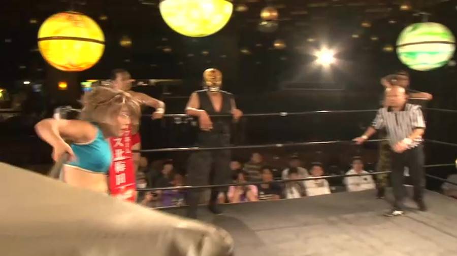 闘宝伝笑 ワンマッチ50人限定入場　Wリング設置敗者監獄手錠お仕置きデスマッチ! エニウェアランブルキャットファイト!　サンプル画像11