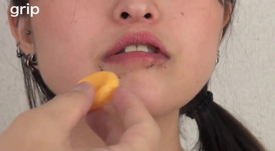 舌ピアス開口器痴女降臨!咀嚼嘔吐口腔逆レイプ 天野カナ　サンプル画像05