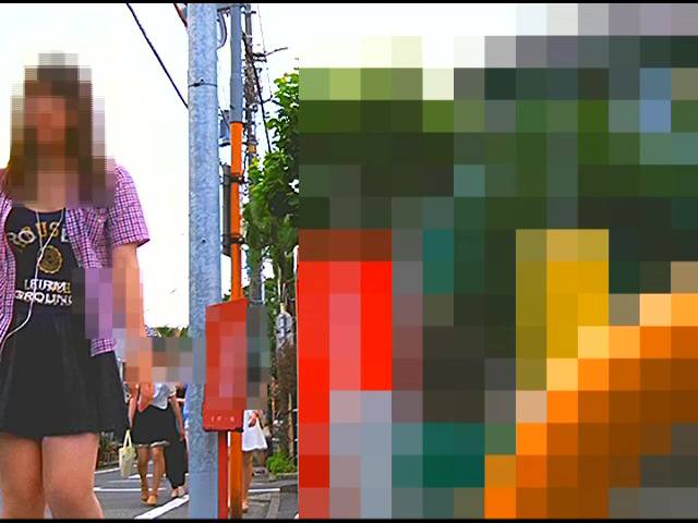 【復刻版】女子大生のサンダルやスニーカーがイモムシを踏み潰す!　サンプル画像02